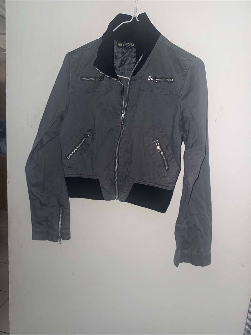 Women’s Gray Zip-Front crop top jacket size medium